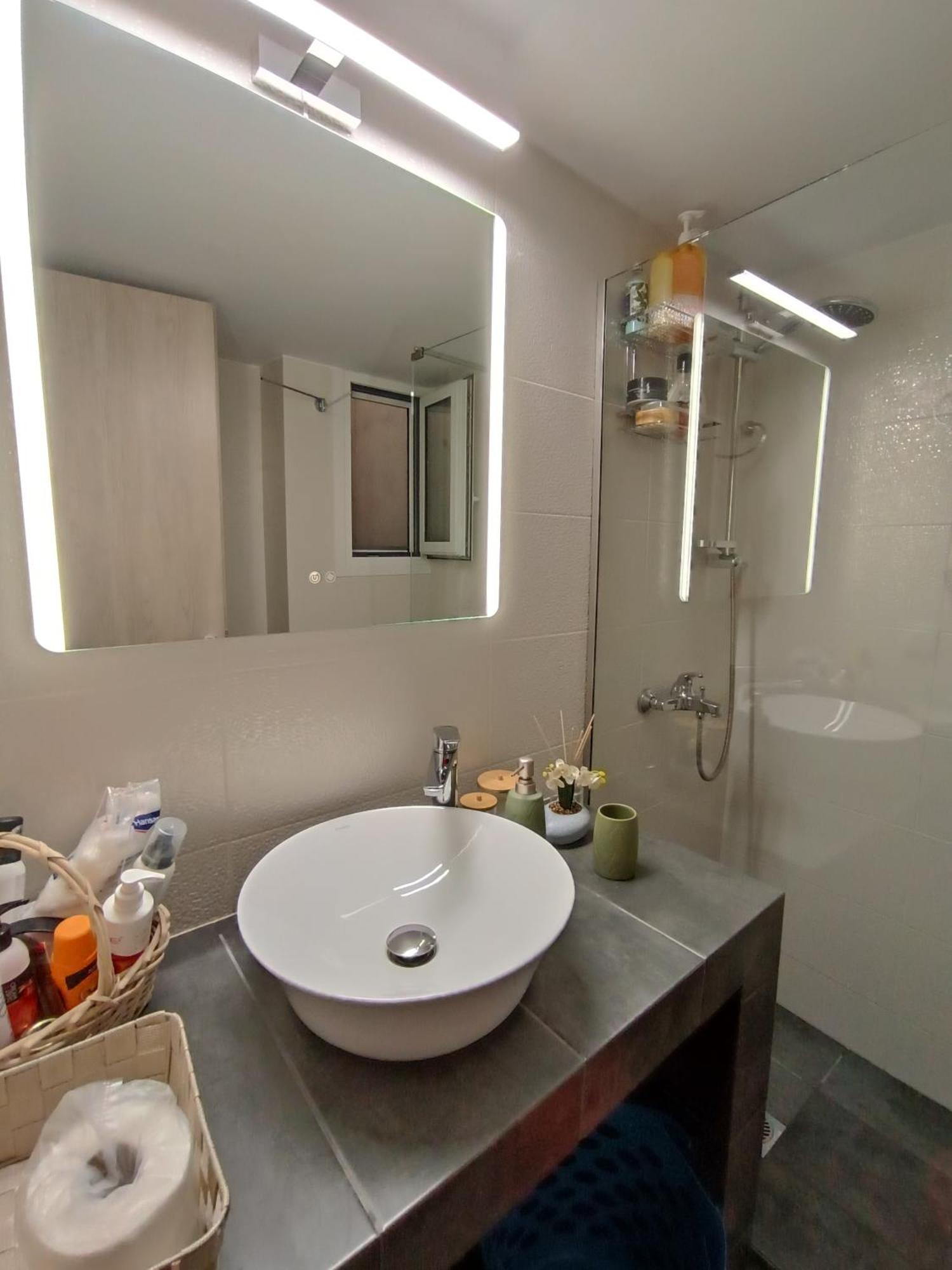 Luxury & Spacious Apartment In Aten Exteriör bild